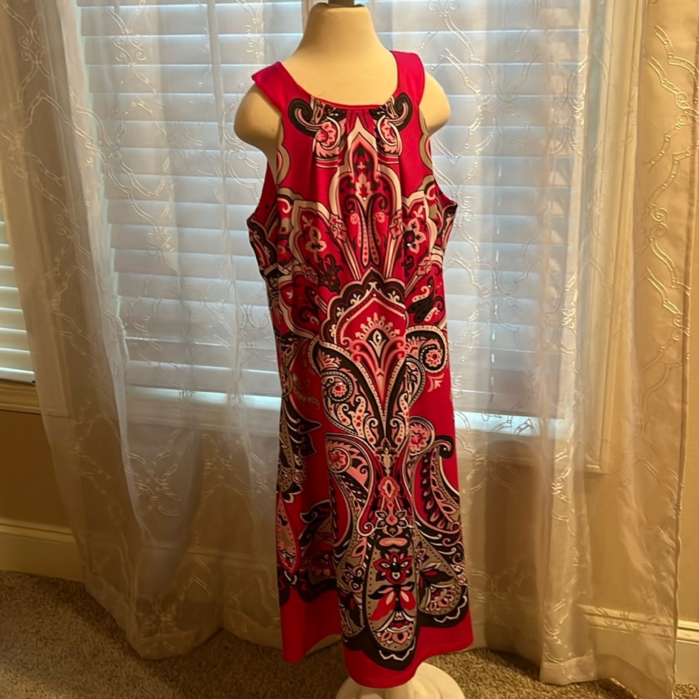 Cute dress for summer. Super stretchy and comfortable.